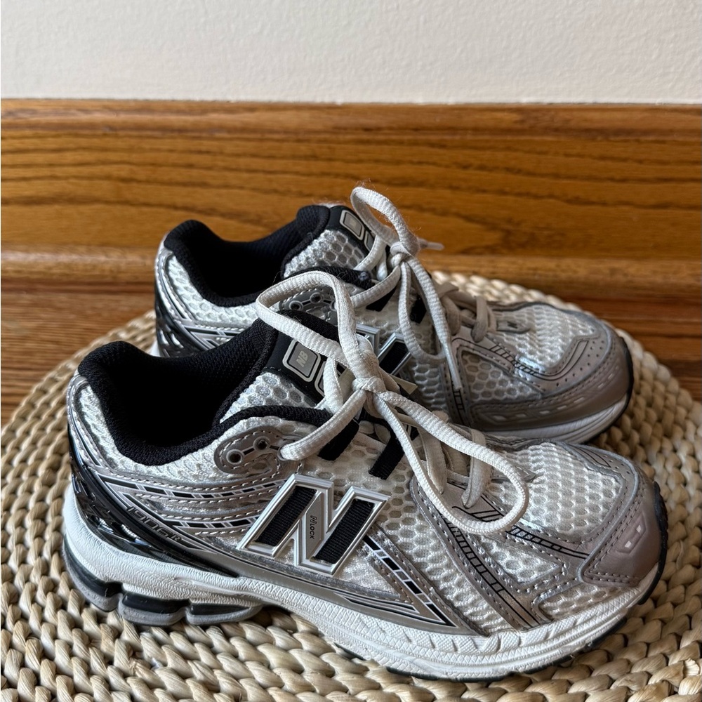 New balance 1906 ER  Lace little kids US1 boys